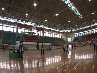 室內(nèi)籃球場